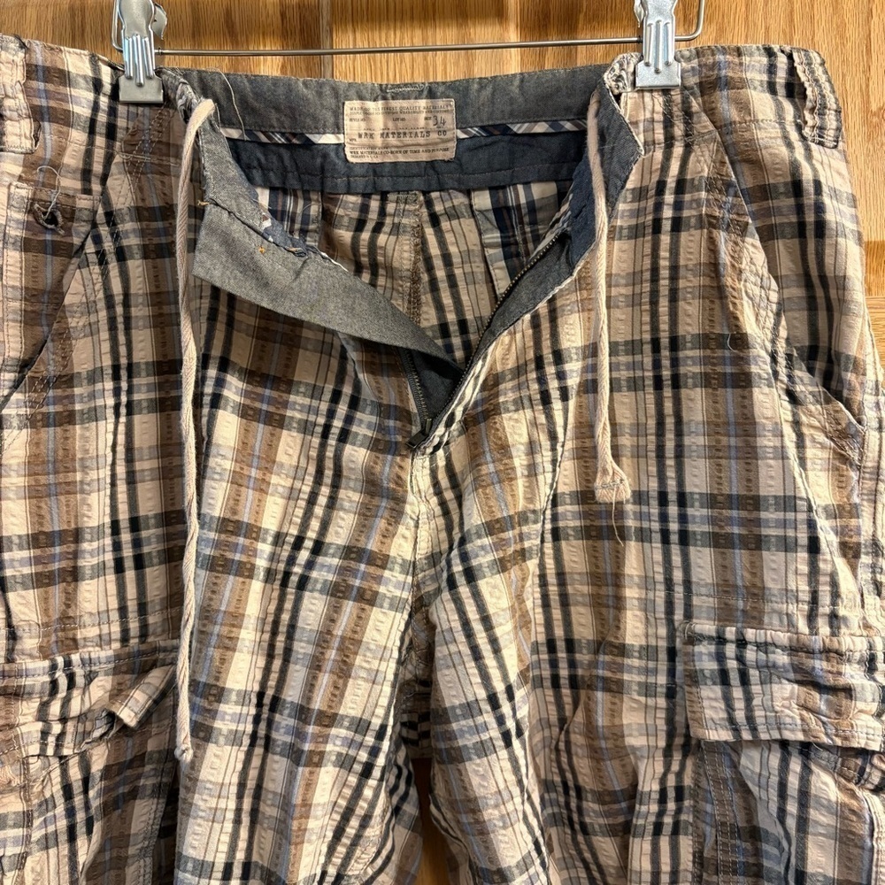 W.R.K. Materials Co Brown Plaid Cargo Shorts Men’s Size 34 - Loose Baggy Casual - Picture 4 of 5